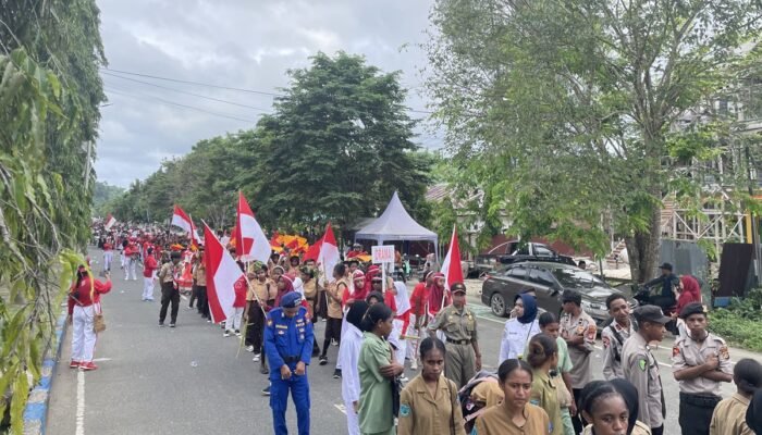 Ribuan Warga Ikut Karnaval Dalam Rangka HUT RI ke-79 di Raja Ampat