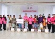 Ny. Astrid Isir Berikan Bantuan Paket Makanan Tambahan Gizi Kepada Anak Stunting di Sorong Selatan