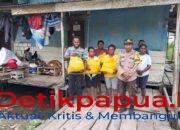 Kapolres Sorong Selatan Salurkan Bantuan Sembako untuk Korban Banjir di Kampung Keyen Distrik Teminabuan