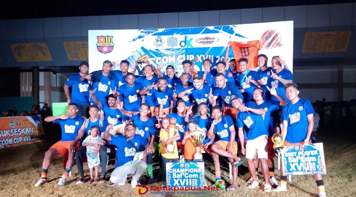 KET: Tim Sepakbola Orange Putra Yohan yang menjuarai Turnamen sepak bola Saf'Com Cup XVII Tahun 2025 yang berlangsung di Kota Sorong, Papua Barat Daya/Foto: Dony Kumuai