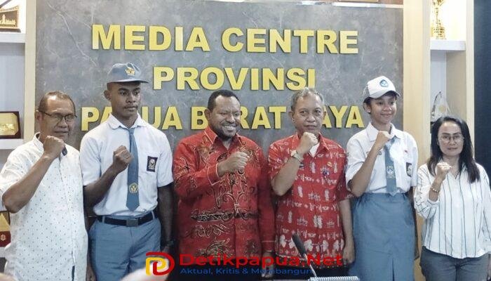 Frans dan Esterline, ke Istana Menggenggam Harapan dan Martabat Provinsi Termuda
