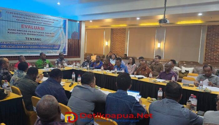 Pembahasan RAPERDA APBD Perubahan bersama Tim Verifikator Provinsi Papua Pegunungan