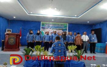 KET: Pemerintah Kabupaten Raja Ampat resmi mendeklarasikan komitmen menuju Kabupaten Layak Anak (KLA) sekaligus melantik Gugus Tugas KLA dan Satgas Perlindungan Perempuan dan Anak dalam upacara kenegaraan di Waisai, Senin (17/11/2025)/Dok.RajaAmpatNews