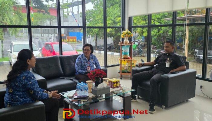 Perkuat Sinergitas, Dinas Koperasi dan UKM PBD Audiens Dengan Perum Bulog