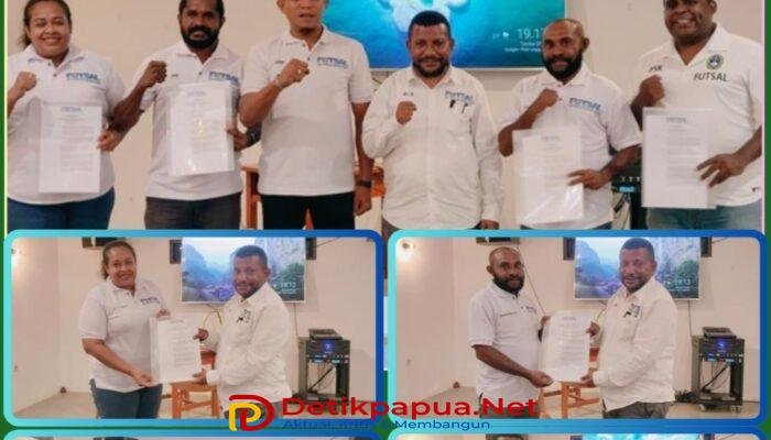 Plt Ketua AFP Papua Barat Daya Serahkan SK Bagi Plt Ketua AFK 5 Kabupaten 1 Kota