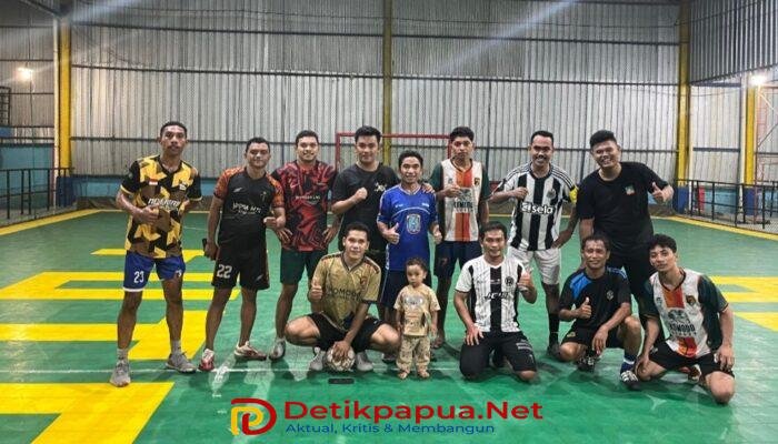 Jelang Pelantikan, Pengurus PKMT Eksebisi Futsal Dengan Jurnalis Sorong Raya