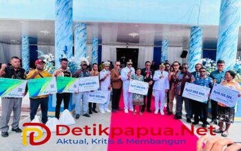 Momen HUT ke-23, Pemkab Raja Ampat Serahkan Manfaat BPJS Ketenagakerjaan