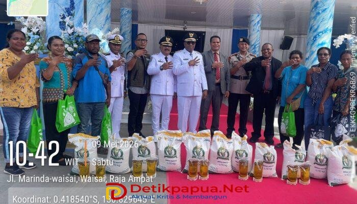 9.172 Warga Raja Ampat Nikmati Bantuan Beras dan Minyak Goreng