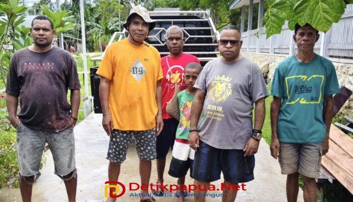 Wabup Sorong Selatan Yohan Bodory Turun Tangan Kerja Bhakti Renovasi Pastori Jemaat Sion Sungguer