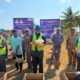 KET: Bupati Raja Ampat, Orideko I Burdam, S.IP, MM, M.Ec.Dev (tengah) didampingi Ketua DPRK Raja Ampat, M.Taufik Sarasa, ST (kanan) dan Anggota DPRP Papua Barat Daya, Jamalia Tafalas (kiri) meletakan batu pertama pembangunan Kampung Nelayan Merah Putih (KNMP) di Yefman, Distrik Salawati Utara, Jumat (21/8/2026)/Sumber Foto: Prokopim Raja Ampat