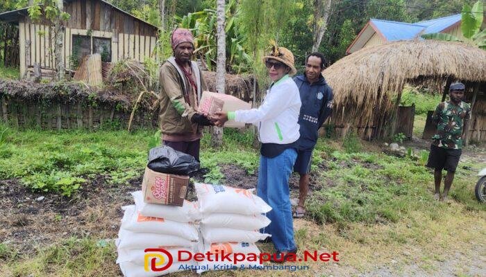 Salomina Marian Kembali Salurkan Bantuan di Lima Titik, Sasar Gereja, Warga Korban Kebakaran dan Kelompok Tani