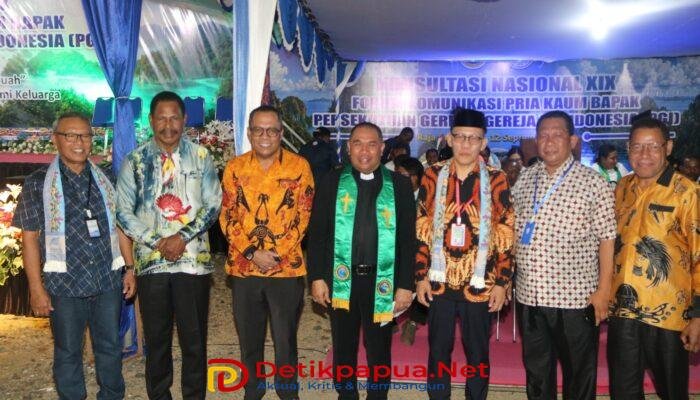 Bupati Orideko: Dari Raja Ampat, Kaum Bapa Kembali Membawa Iman, Kasih dan Komitmen bagi Keluarga